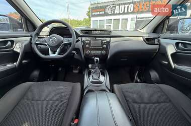 Позашляховик / Кросовер Nissan Rogue Sport 2018 в 