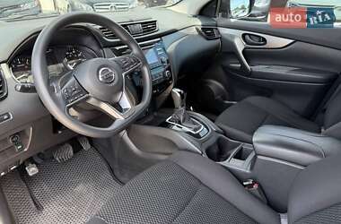 Позашляховик / Кросовер Nissan Rogue Sport 2018 в 