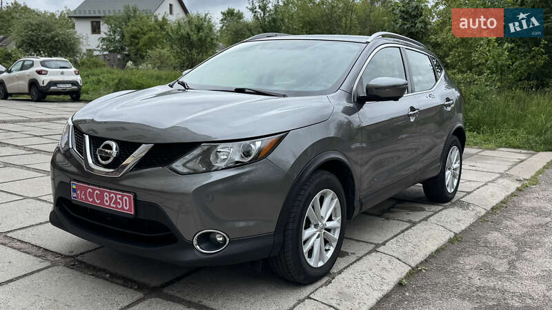 Внедорожник / Кроссовер Nissan Rogue Sport 2017 в Львове