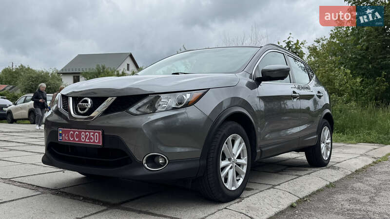Внедорожник / Кроссовер Nissan Rogue Sport 2017 в Львове
