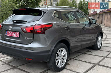 Внедорожник / Кроссовер Nissan Rogue Sport 2017 в 
