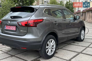 Внедорожник / Кроссовер Nissan Rogue Sport 2017 в 