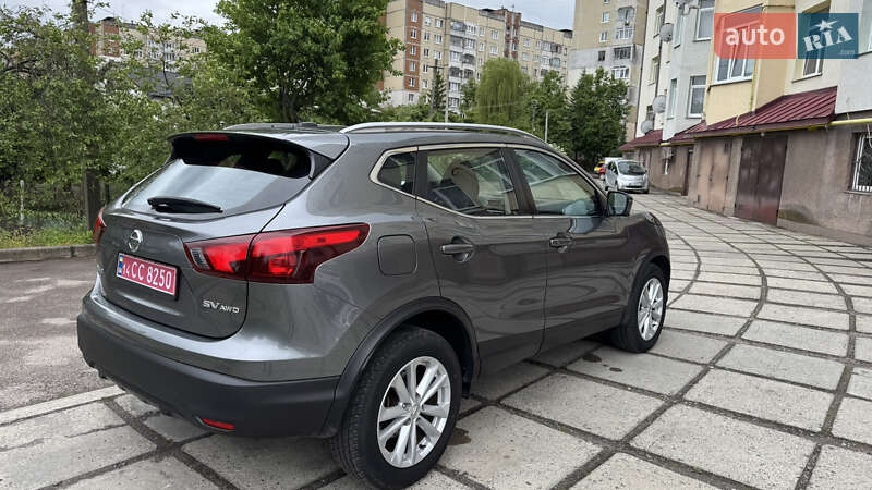 Внедорожник / Кроссовер Nissan Rogue Sport 2017 в Львове
