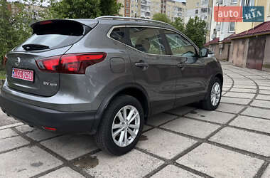 Внедорожник / Кроссовер Nissan Rogue Sport 2017 в 