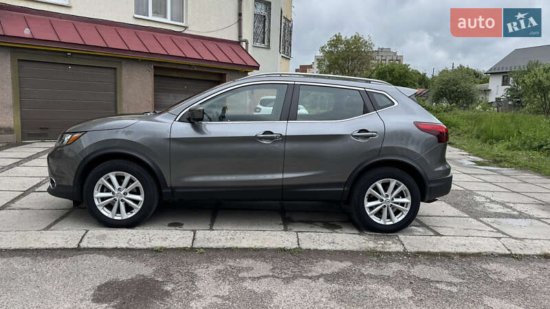 Внедорожник / Кроссовер Nissan Rogue Sport 2017 в Львове