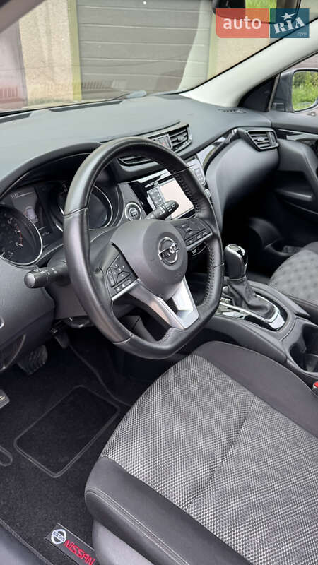 Внедорожник / Кроссовер Nissan Rogue Sport 2017 в Львове