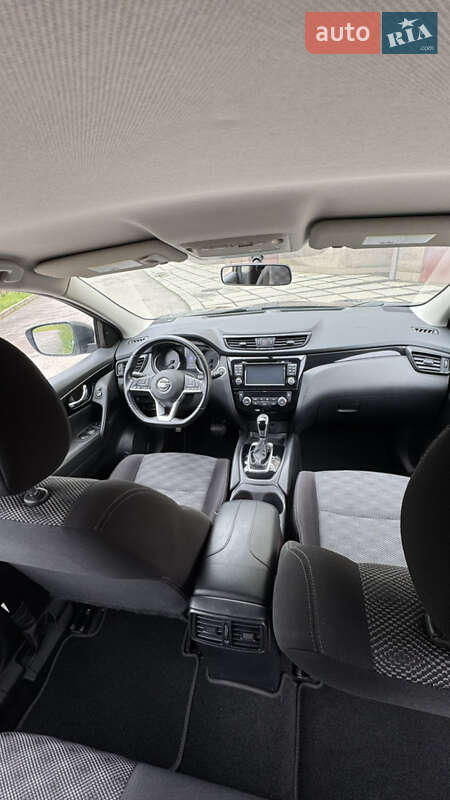 Внедорожник / Кроссовер Nissan Rogue Sport 2017 в Львове