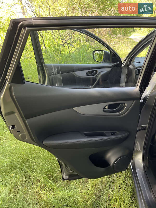 Позашляховик / Кросовер Nissan Rogue Sport 2020 в Києві