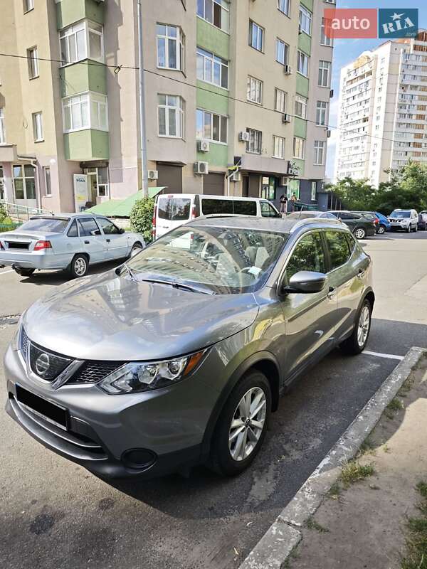 Внедорожник / Кроссовер Nissan Rogue Sport 2019 в Киеве