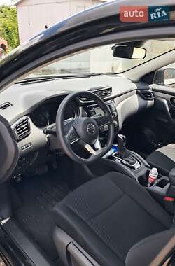 Позашляховик / Кросовер Nissan Rogue Sport 2020 в 