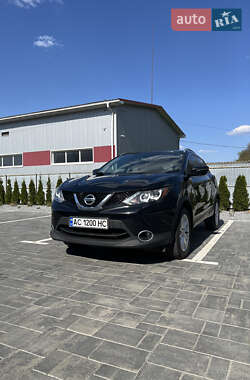 Внедорожник / Кроссовер Nissan Rogue Sport 2017 в 