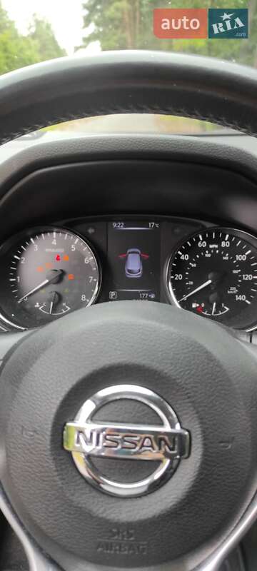 Внедорожник / Кроссовер Nissan Rogue Sport 2017 в Нетешине