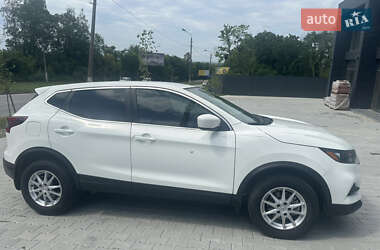 Внедорожник / Кроссовер Nissan Rogue Sport 2020 в Черновцах
