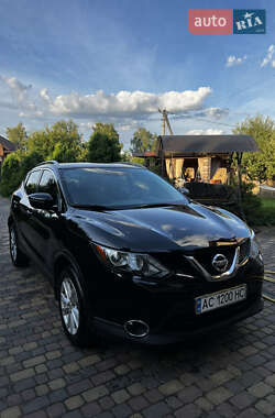 Внедорожник / Кроссовер Nissan Rogue Sport 2017 в 
