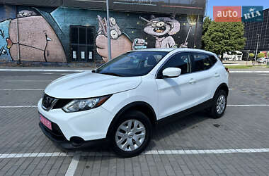 Позашляховик / Кросовер Nissan Rogue Sport 2018 в Луцьку