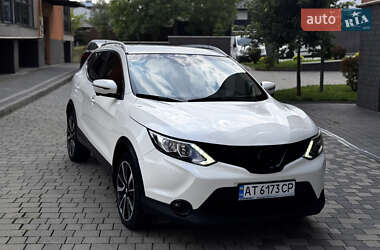 Внедорожник / Кроссовер Nissan Rogue Sport 2017 в Ивано-Франковске