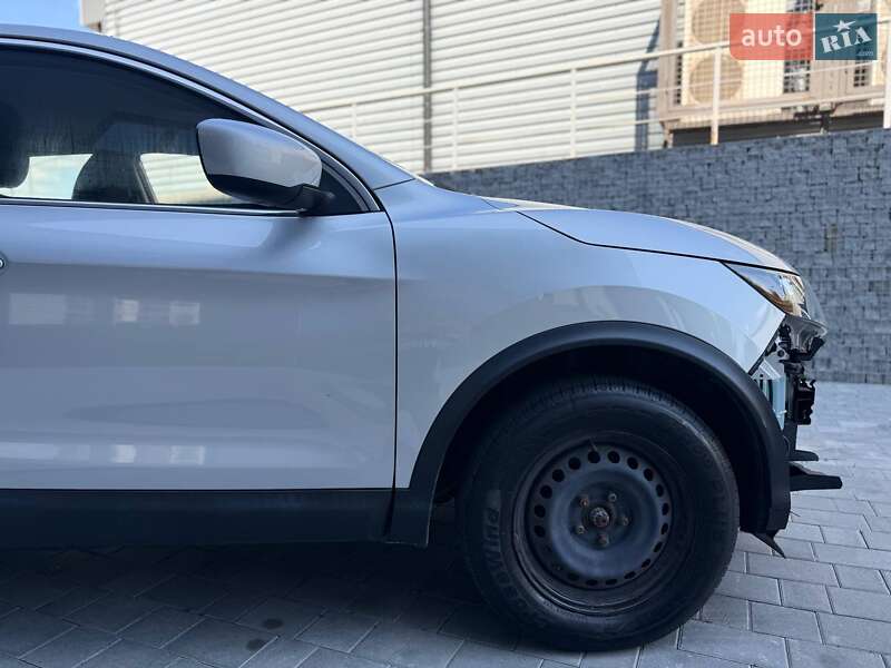 Внедорожник / Кроссовер Nissan Rogue Sport 2019 в Луцке