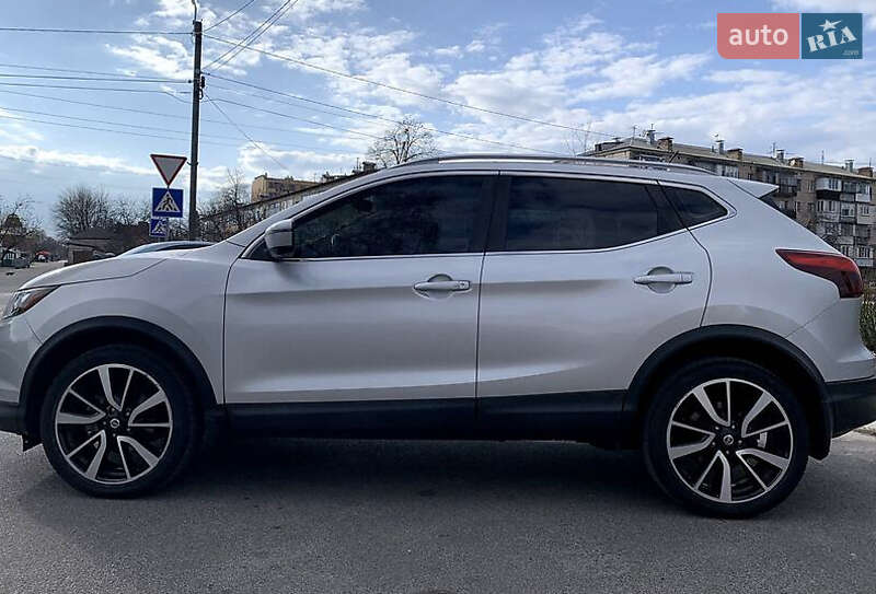 Внедорожник / Кроссовер Nissan Rogue Sport 2017 в Киеве