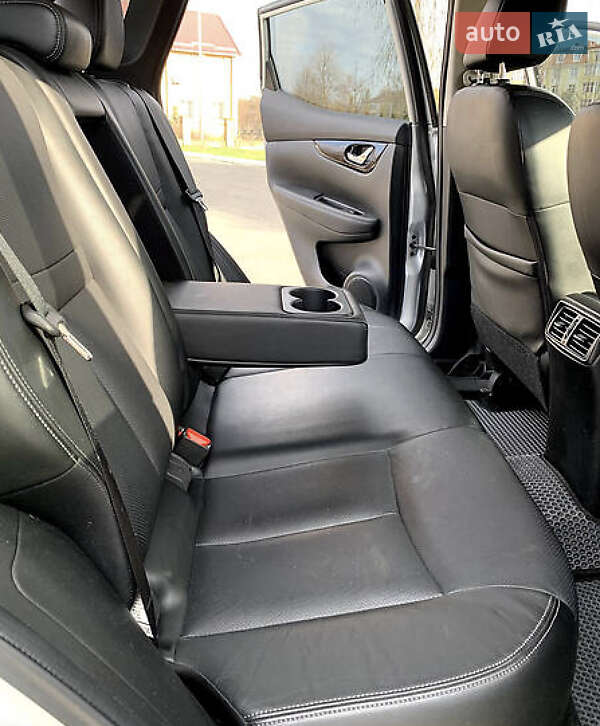 Внедорожник / Кроссовер Nissan Rogue Sport 2017 в Киеве