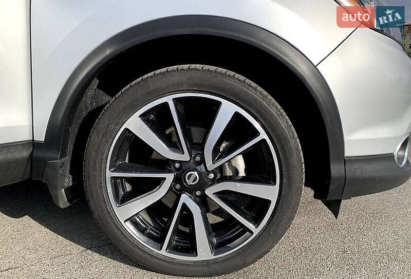 Внедорожник / Кроссовер Nissan Rogue Sport 2017 в Киеве