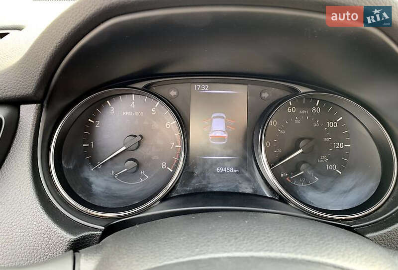 Внедорожник / Кроссовер Nissan Rogue Sport 2017 в Киеве