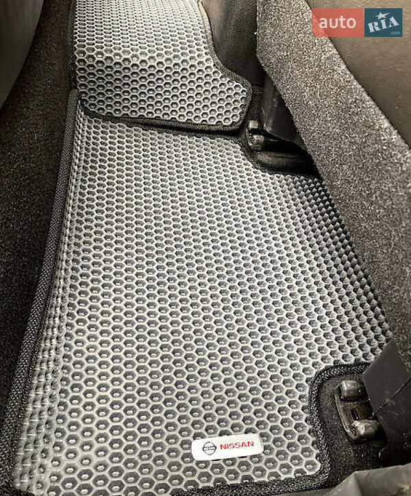 Внедорожник / Кроссовер Nissan Rogue Sport 2017 в Киеве