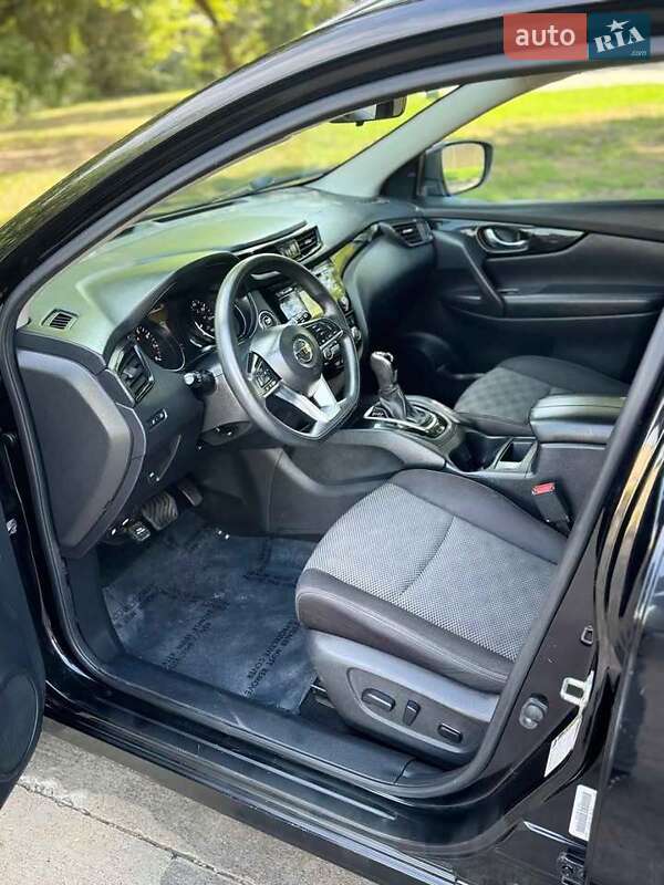 Внедорожник / Кроссовер Nissan Rogue Sport 2018 в Львове