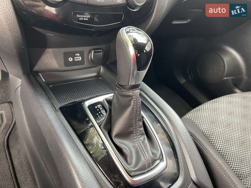 Внедорожник / Кроссовер Nissan Rogue Sport 2020 в Днепре