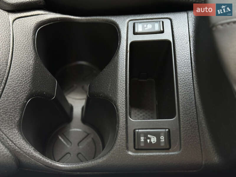 Внедорожник / Кроссовер Nissan Rogue Sport 2017 в Одессе