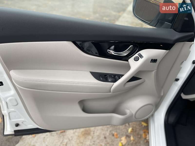 Позашляховик / Кросовер Nissan Rogue Sport 2022 в Києві