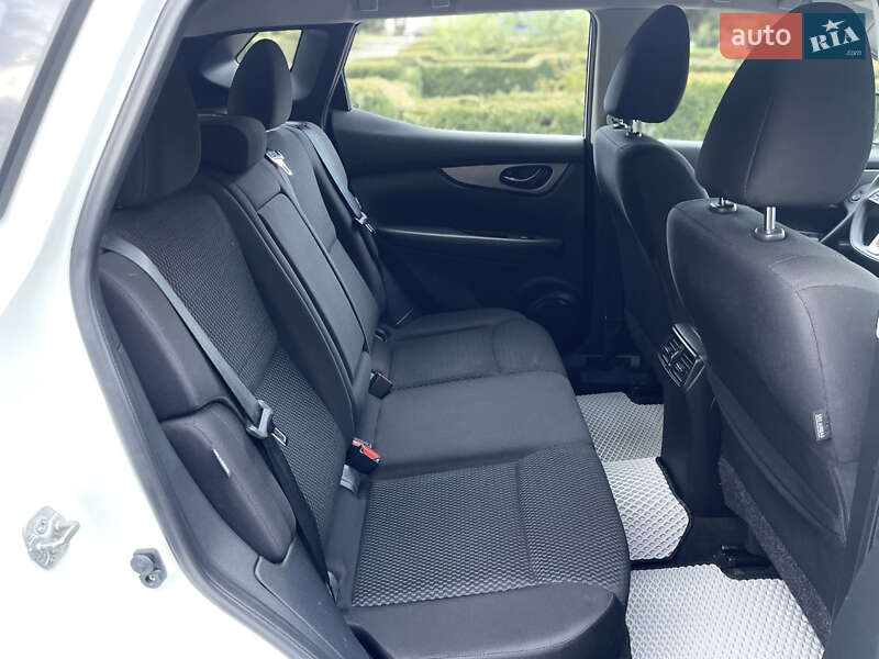 Внедорожник / Кроссовер Nissan Rogue Sport 2021 в Виннице