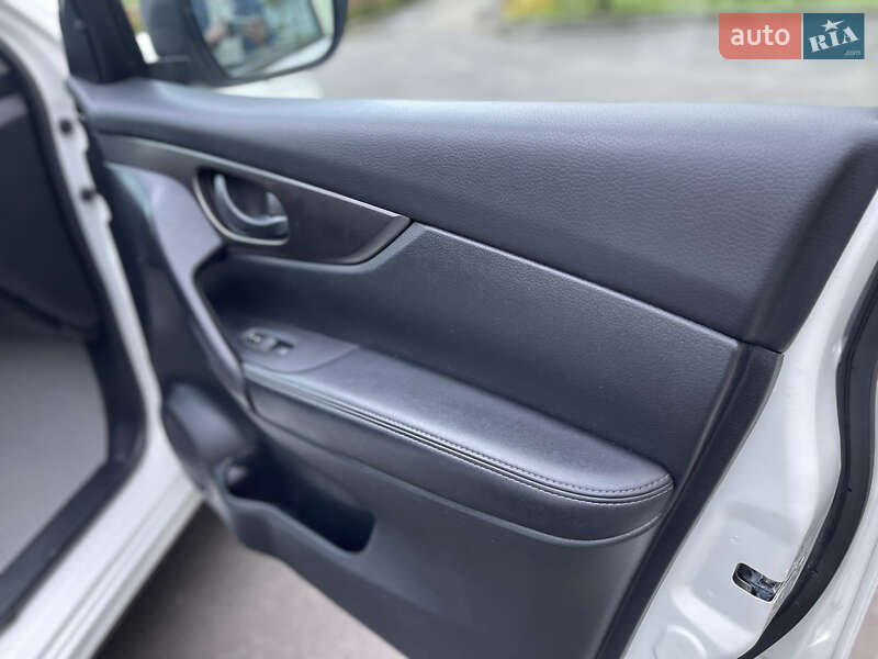 Внедорожник / Кроссовер Nissan Rogue Sport 2021 в Виннице