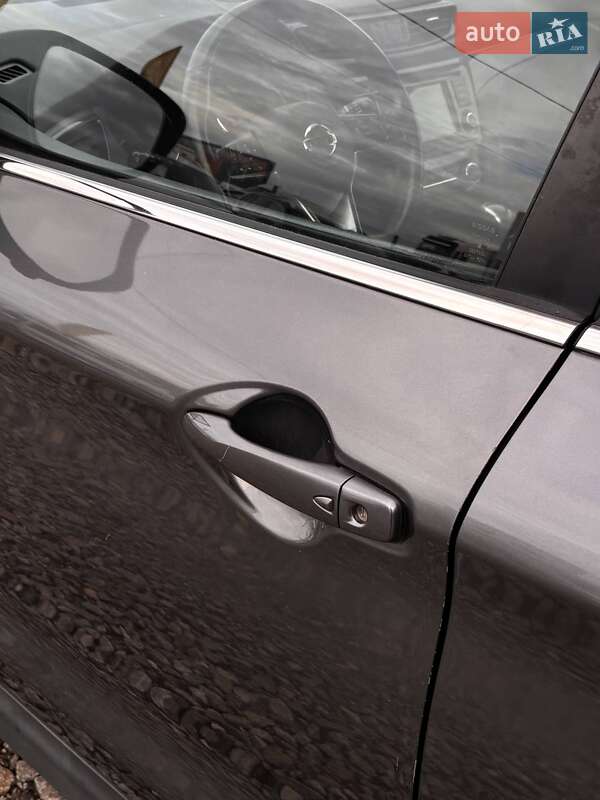 Внедорожник / Кроссовер Nissan Rogue Sport 2019 в Львове