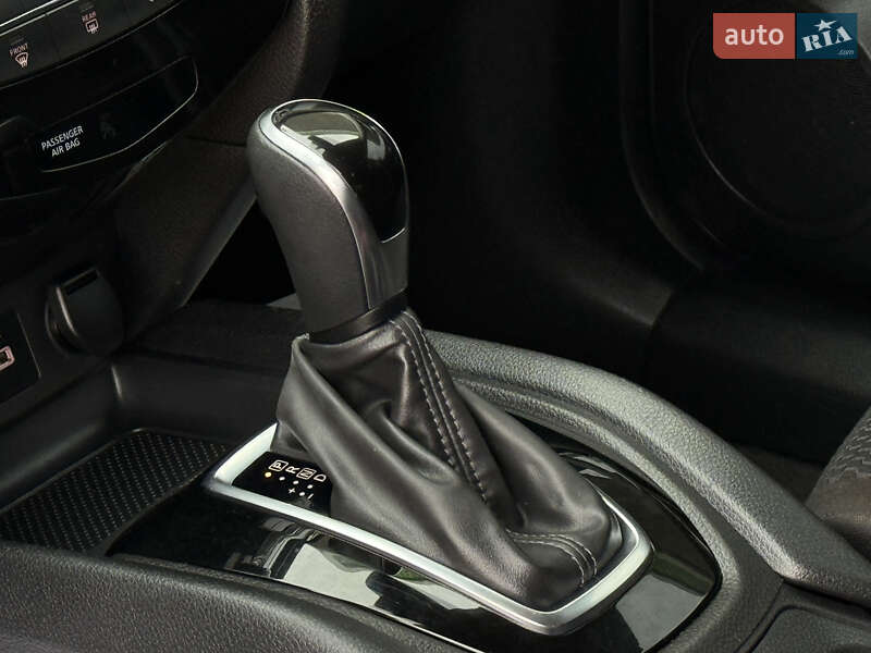 Внедорожник / Кроссовер Nissan Rogue Sport 2022 в Дрогобыче