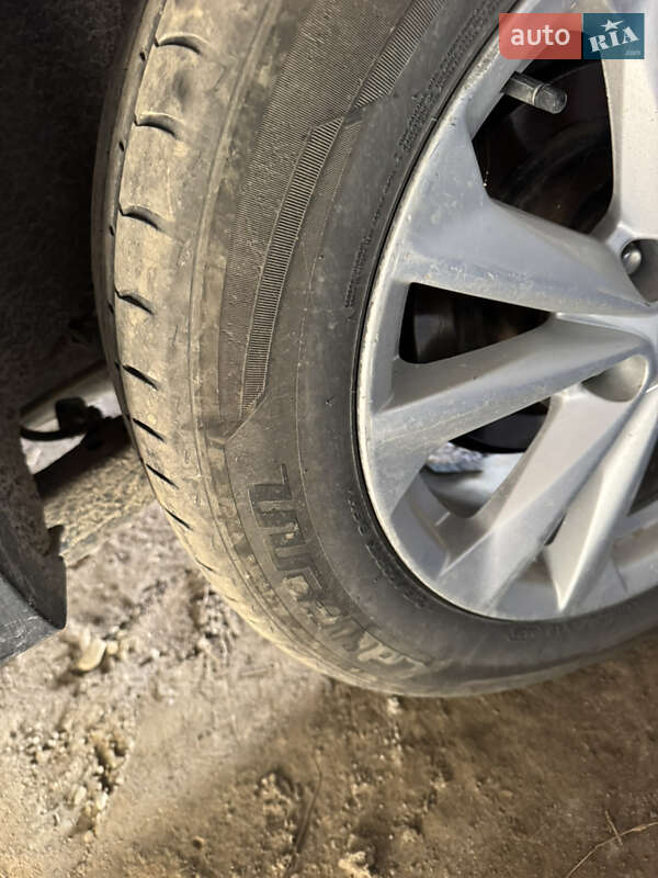 Внедорожник / Кроссовер Nissan Rogue Sport 2017 в Вижнице