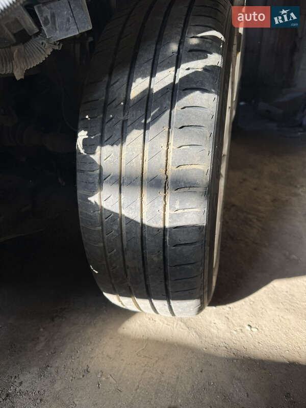 Внедорожник / Кроссовер Nissan Rogue Sport 2017 в Вижнице