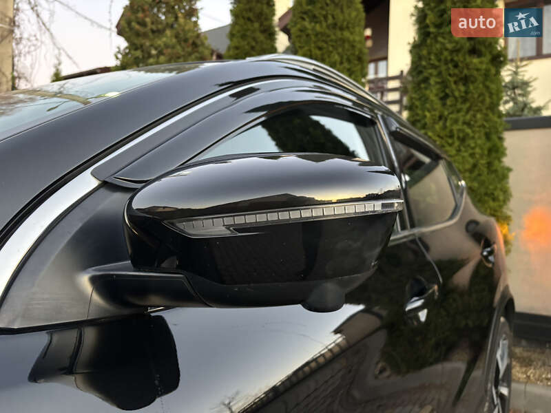 Внедорожник / Кроссовер Nissan Rogue Sport 2020 в Львове