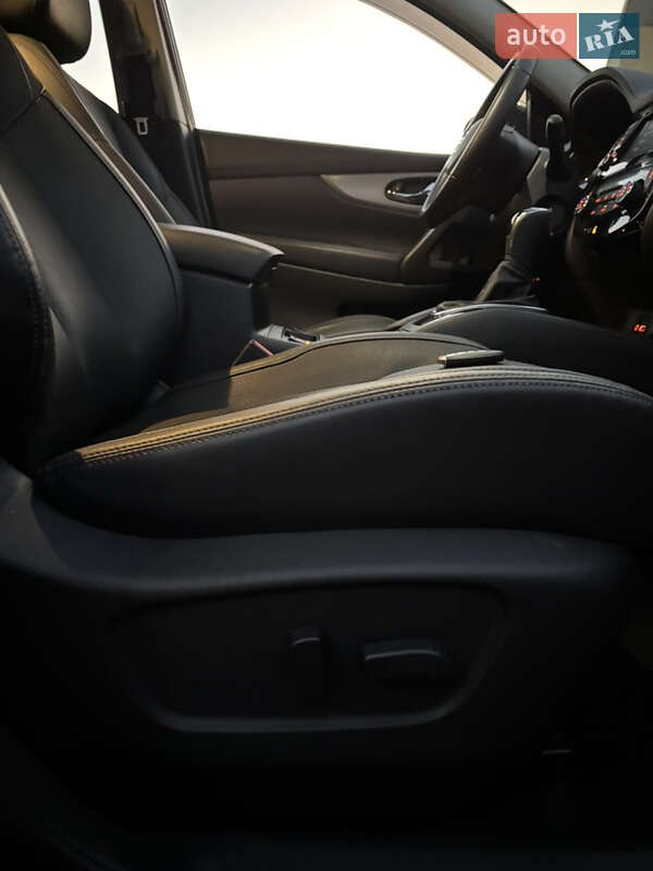 Внедорожник / Кроссовер Nissan Rogue Sport 2020 в Львове