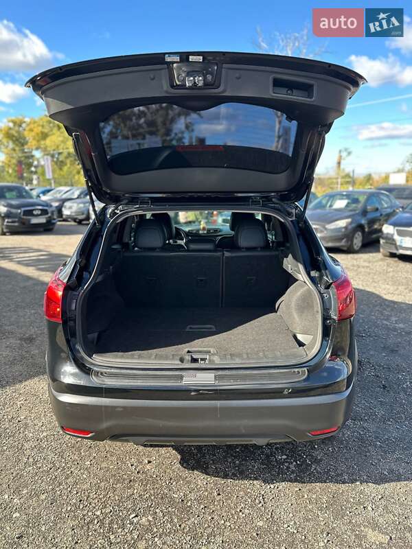 Позашляховик / Кросовер Nissan Rogue Sport 2017 в Білогородці