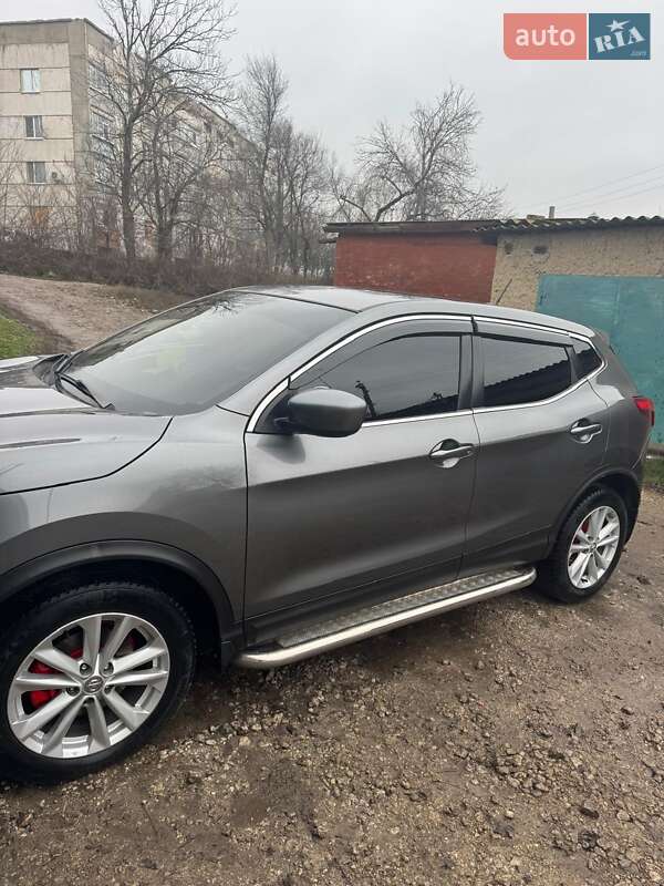 Внедорожник / Кроссовер Nissan Rogue Sport 2017 в Шевченкове