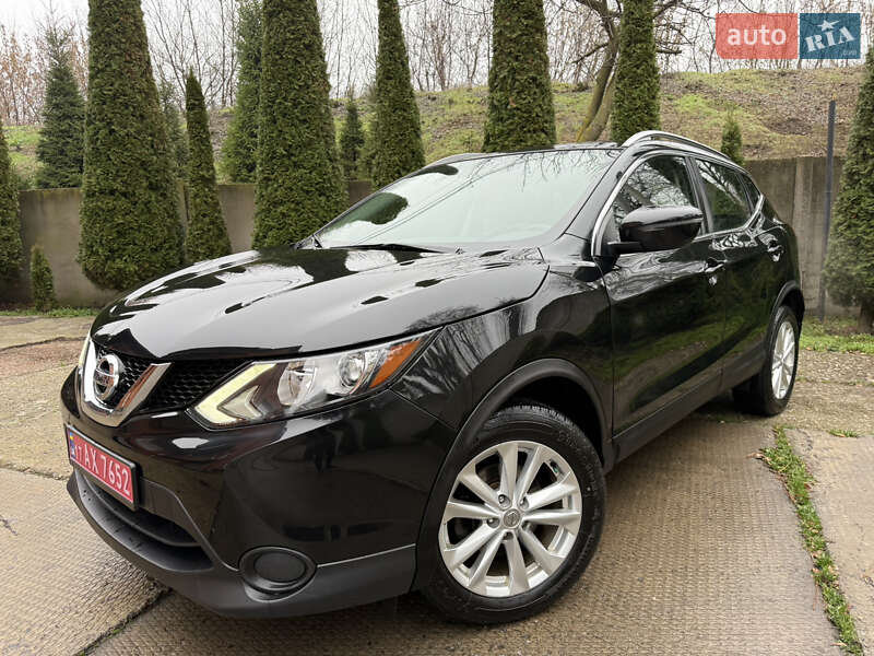 Внедорожник / Кроссовер Nissan Rogue Sport 2018 в Лубнах