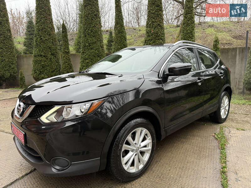 Внедорожник / Кроссовер Nissan Rogue Sport 2018 в Лубнах
