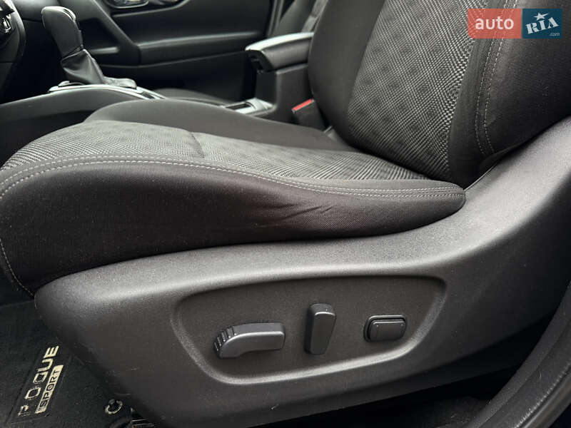 Внедорожник / Кроссовер Nissan Rogue Sport 2018 в Лубнах