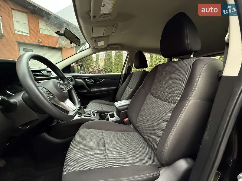 Внедорожник / Кроссовер Nissan Rogue Sport 2018 в Лубнах