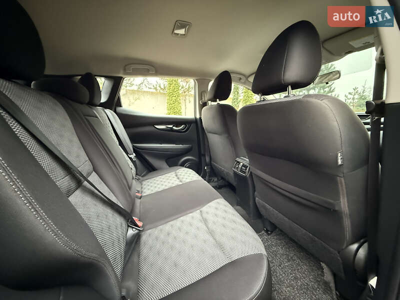 Внедорожник / Кроссовер Nissan Rogue Sport 2018 в Лубнах