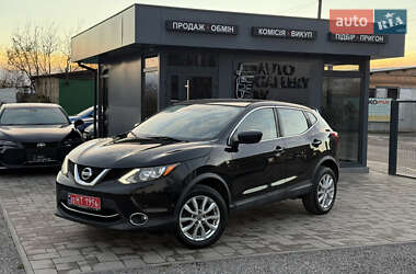 Внедорожник / Кроссовер Nissan Rogue Sport 2018 в Ровно