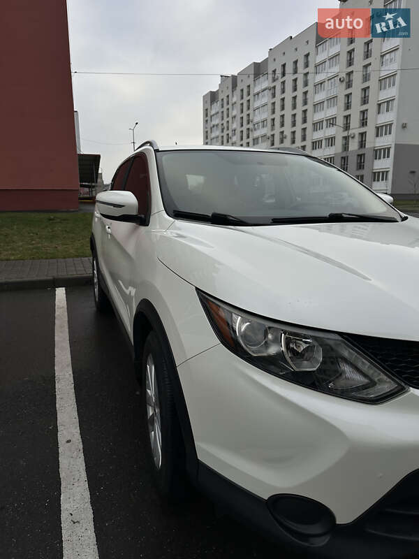 Внедорожник / Кроссовер Nissan Rogue Sport 2018 в Виннице