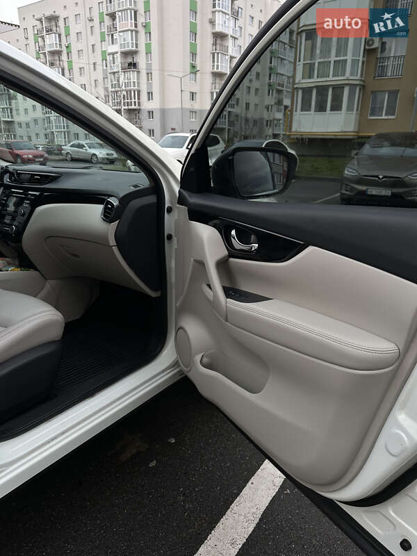 Внедорожник / Кроссовер Nissan Rogue Sport 2018 в Виннице