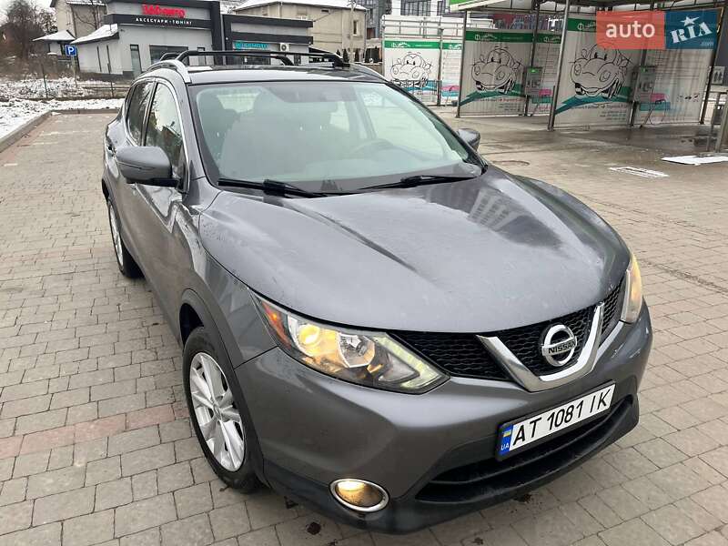 Позашляховик / Кросовер Nissan Rogue Sport 2017 в Івано-Франківську