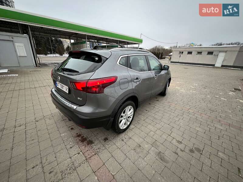 Позашляховик / Кросовер Nissan Rogue Sport 2017 в Івано-Франківську